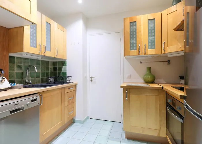 Spacious - 2br-6p - Bastille